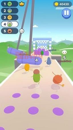 蠢蠢的死法32：手机玩游戏，头朝下看菊花！