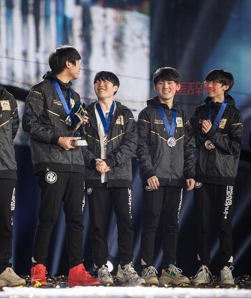 闪电战2中文版双人模式：与好友并肩作战，体验激情对决