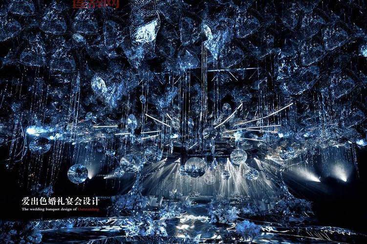 穿越时空之门：解锁未来与过去的神秘门扉