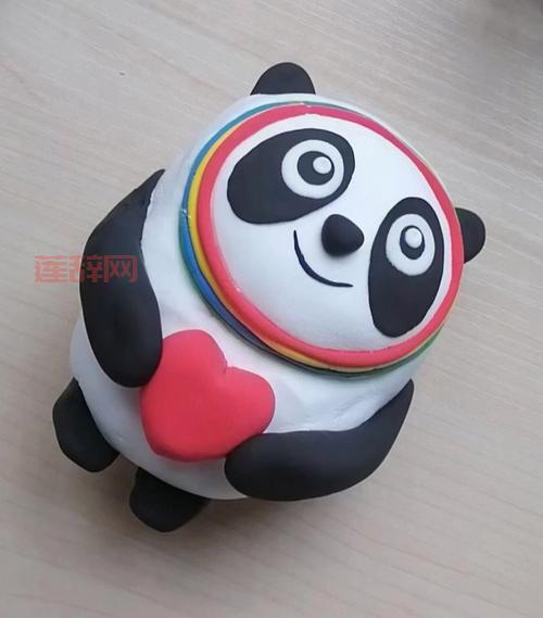 冰墩墩最恐怖的一面曝光：快速攻击与恐怖面具的背后